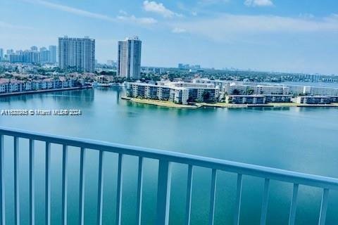 Condo in Aventura, Florida, 2 bedrooms  № 1282905 - photo 9