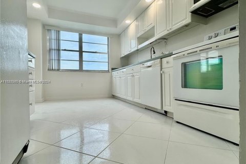 Condominio en venta en Aventura, Florida, 2 dormitorios, 157.28 m2 № 1282905 - foto 16