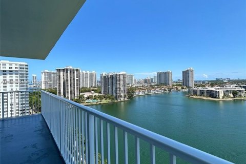 Condo in Aventura, Florida, 2 bedrooms  № 1282905 - photo 14