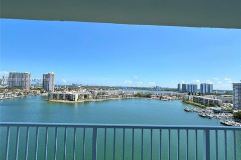 Condominio en venta en Aventura, Florida, 2 dormitorios, 157.28 m2 № 1282905 - foto 12