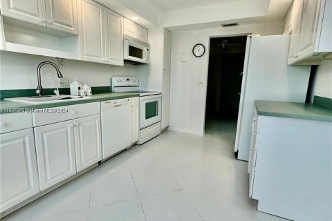 Condominio en venta en Aventura, Florida, 2 dormitorios, 157.28 m2 № 1282905 - foto 15