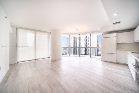 Condo in Miami, Florida, 2 bedrooms  № 1270187 - photo 5