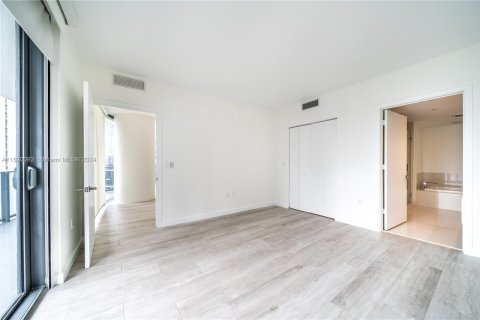 Condo in Miami, Florida, 2 bedrooms  № 1270187 - photo 11