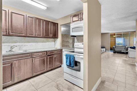 Copropriété à vendre à Lauderhill, Floride: 2 chambres, 88.26 m2 № 1146767 - photo 2