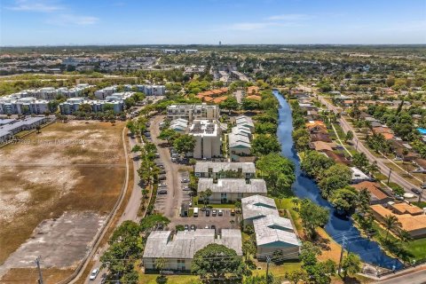 Copropriété à vendre à Lauderhill, Floride: 2 chambres, 88.26 m2 № 1146767 - photo 29