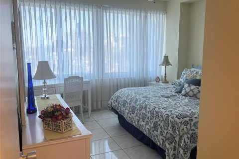 Condo in Fort Lauderdale, Florida, 2 bedrooms  № 1103562 - photo 27