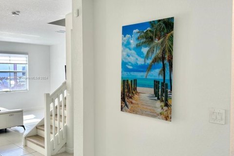 Townhouse in Miami, Florida 3 bedrooms, 149.76 sq.m. № 1321106 - photo 9