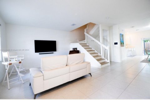 Townhouse in Miami, Florida 3 bedrooms, 149.76 sq.m. № 1321106 - photo 5