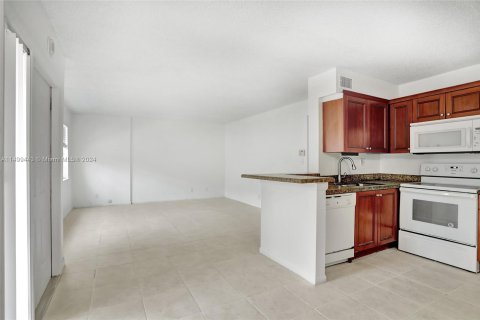 Condominio en venta en Coral Springs, Florida, 2 dormitorios, 77.57 m2 № 925105 - foto 3