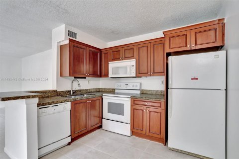 Condominio en venta en Coral Springs, Florida, 2 dormitorios, 77.57 m2 № 925105 - foto 4