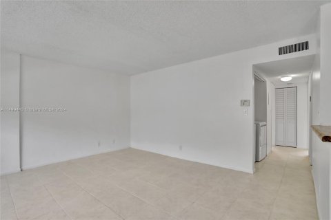Condominio en venta en Coral Springs, Florida, 2 dormitorios, 77.57 m2 № 925105 - foto 5