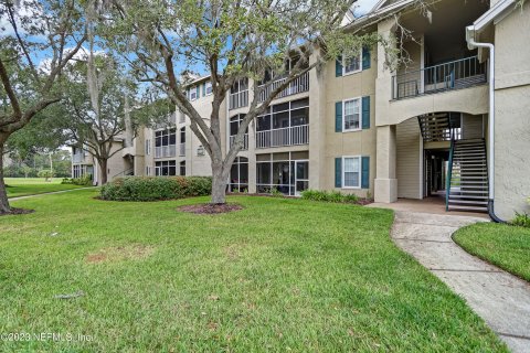 House in Ponte Vedra Beach, Florida 3 bedrooms, 130.71 sq.m. № 845619 - photo 1