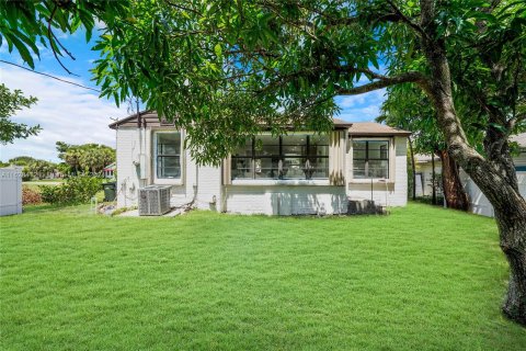 House in Delray Beach, Florida 3 bedrooms, 100.8 sq.m. № 1291918 - photo 26