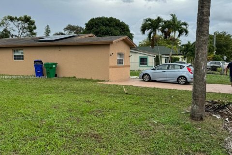 Terrain à vendre à Fort Lauderdale, Floride № 951942 - photo 8