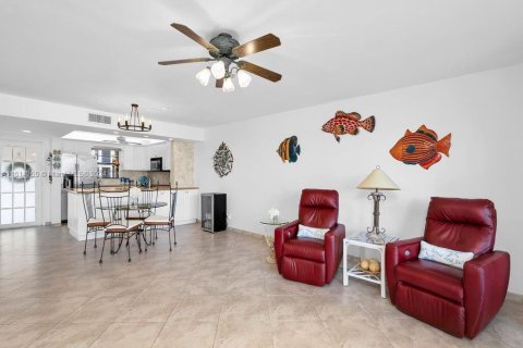 Copropriété à vendre à Key Largo, Floride: 2 chambres, 118.73 m2 № 948647 - photo 12