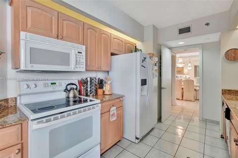Condominio en venta en Sunny Isles Beach, Florida, 2 dormitorios, 163.51 m2 № 967917 - foto 15