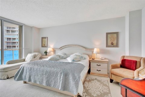 Condominio en venta en Sunny Isles Beach, Florida, 2 dormitorios, 163.51 m2 № 967917 - foto 17