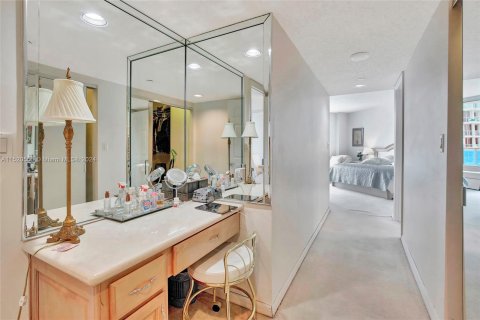 Condominio en venta en Sunny Isles Beach, Florida, 2 dormitorios, 163.51 m2 № 967917 - foto 16