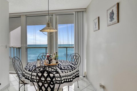 Copropriété à vendre à Sunny Isles Beach, Floride: 2 chambres, 163.51 m2 № 967917 - photo 13