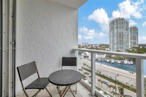 Condominio en venta en Sunny Isles Beach, Florida, 2 dormitorios, 163.51 m2 № 967917 - foto 5