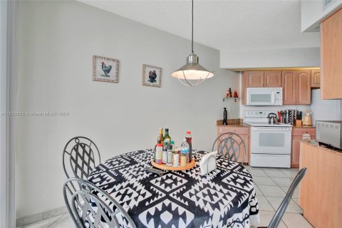 Condominio en venta en Sunny Isles Beach, Florida, 2 dormitorios, 163.51 m2 № 967917 - foto 14