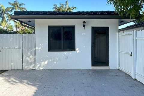 Apartamento en alquiler en Miami, Florida, 1 dormitorio, 26.01 m2 № 1357251 - foto 1