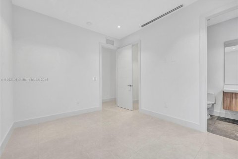 Touwnhouse à vendre à Miami, Floride: 3 chambres, 208.75 m2 № 1357207 - photo 25