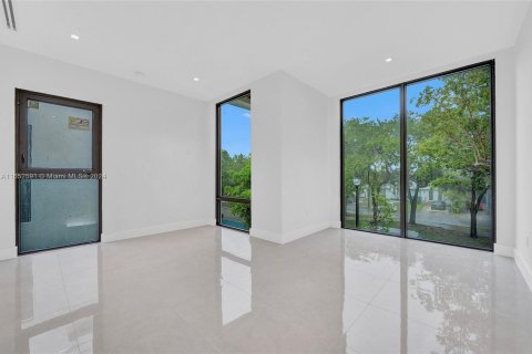 Adosado en venta en Miami, Florida, 3 dormitorios, 208.75 m2 № 1357207 - foto 21