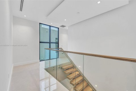 Adosado en venta en Miami, Florida, 3 dormitorios, 208.75 m2 № 1357207 - foto 16