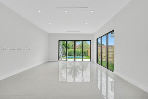 Adosado en venta en Miami, Florida, 3 dormitorios, 208.75 m2 № 1357207 - foto 12