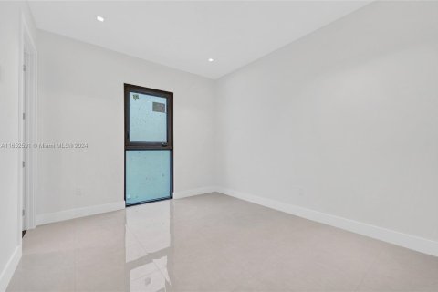 Touwnhouse à vendre à Miami, Floride: 3 chambres, 208.75 m2 № 1357207 - photo 26