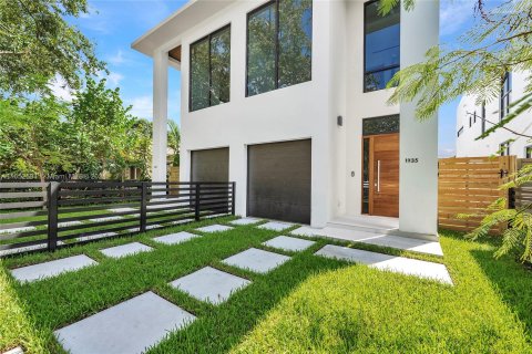 Adosado en venta en Miami, Florida, 3 dormitorios, 208.75 m2 № 1357207 - foto 1