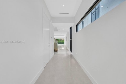 Adosado en venta en Miami, Florida, 3 dormitorios, 208.75 m2 № 1357207 - foto 29