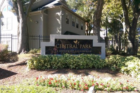 Condominio en venta en Orlando, Florida, 2 dormitorios, 124.67 m2 № 766874 - foto 1