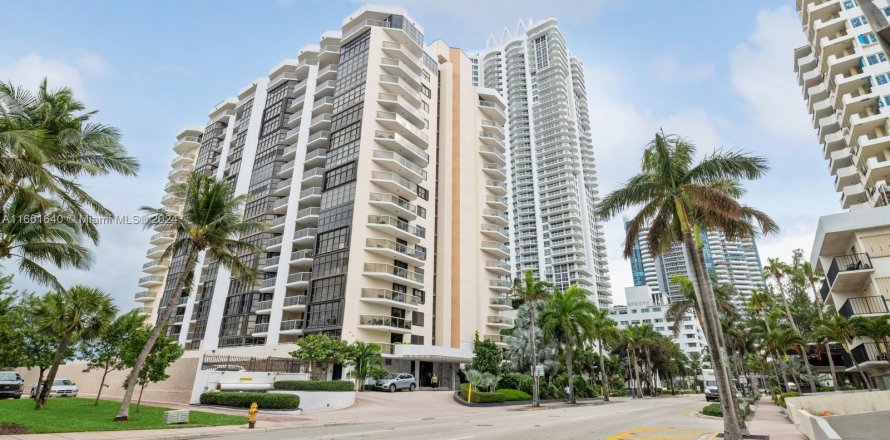 Condo in Miami Beach, Florida, 1 bedroom  № 1370407