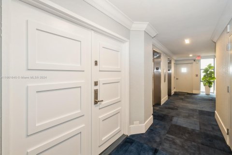 Condo in Miami Beach, Florida, 1 bedroom  № 1370407 - photo 3