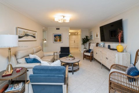 Condo in Miami Beach, Florida, 1 bedroom  № 1370407 - photo 6