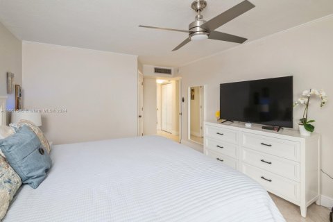 Condominio en alquiler en Miami Beach, Florida, 1 dormitorio, 139.63 m2 № 1370407 - foto 17