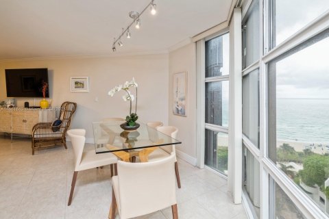 Condo in Miami Beach, Florida, 1 bedroom  № 1370407 - photo 9