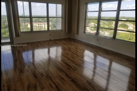 Copropriété à louer à Coral Springs, Floride: 2 chambres, 125.42 m2 № 1370406 - photo 1