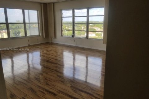 Copropriété à louer à Coral Springs, Floride: 2 chambres, 125.42 m2 № 1370406 - photo 7