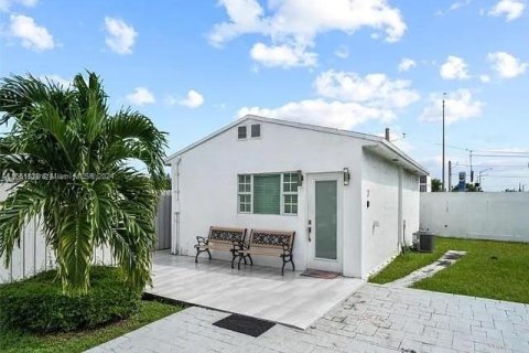 Appartement à louer à Miami, Floride: 1 chambre, 165.55 m2 № 1370408 - photo 10