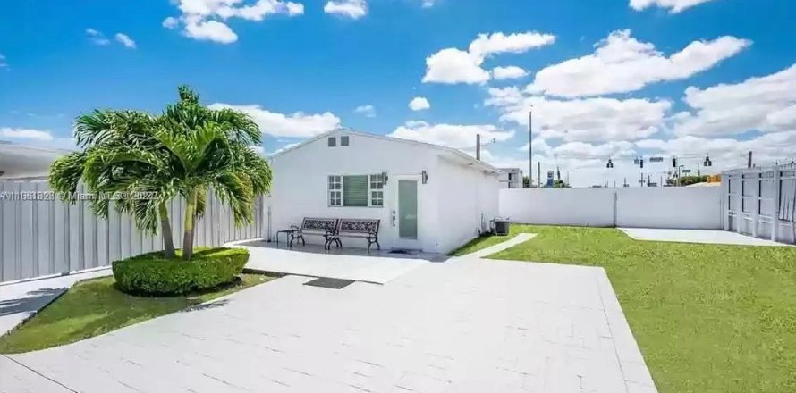 Appartement à Miami, Floride 1 chambre, 165.55 m2 № 1370408