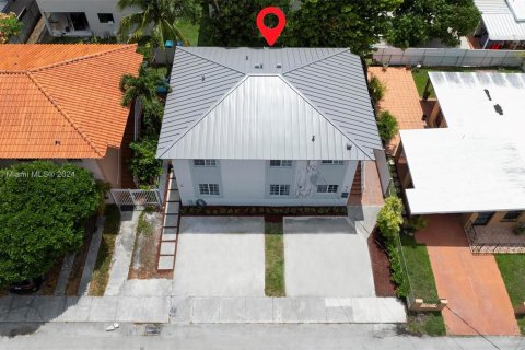 House in Miami, Florida 3 bedrooms, 130.06 sq.m. № 1362348 - photo 26