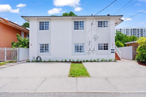 Villa ou maison à louer à Miami, Floride: 3 chambres, 130.06 m2 № 1362348 - photo 2