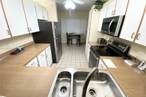 Condominio en venta en Tamarac, Florida, 2 dormitorios, 114.08 m2 № 630372 - foto 6