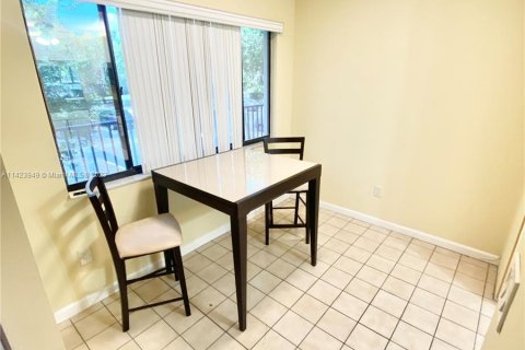 Condominio en venta en Tamarac, Florida, 2 dormitorios, 114.08 m2 № 630372 - foto 4