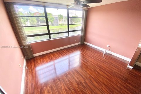 Condominio en venta en Tamarac, Florida, 2 dormitorios, 114.08 m2 № 630372 - foto 9