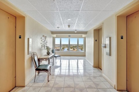 Copropriété à vendre à Pompano Beach, Floride: 2 chambres, 176.51 m2 № 1159656 - photo 19