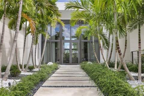 Villa ou maison à vendre à Weston, Floride: 7 chambres, 678.65 m2 № 1415515 - photo 1